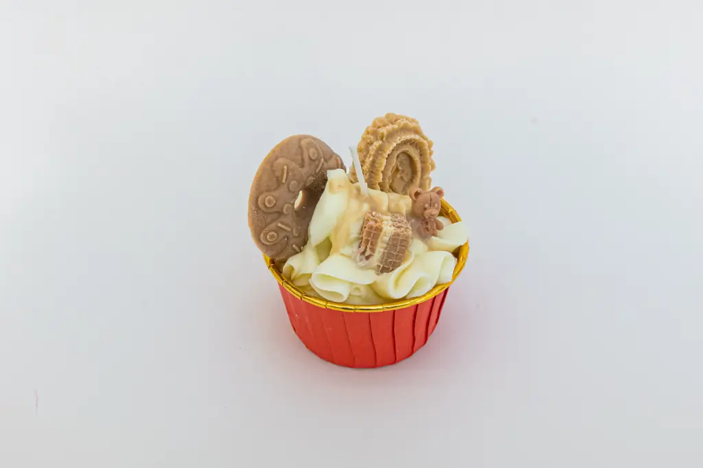 CUPCAKE CHOCOLATE CANDLE