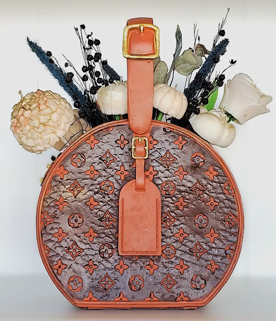 Luxury HandBag Flower Brown Candle شمعة وردة حقيبة يد بنية فخمة
