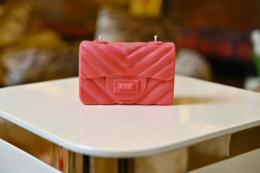 bag candle medium شمعة حقيبة متوسطة (Red)