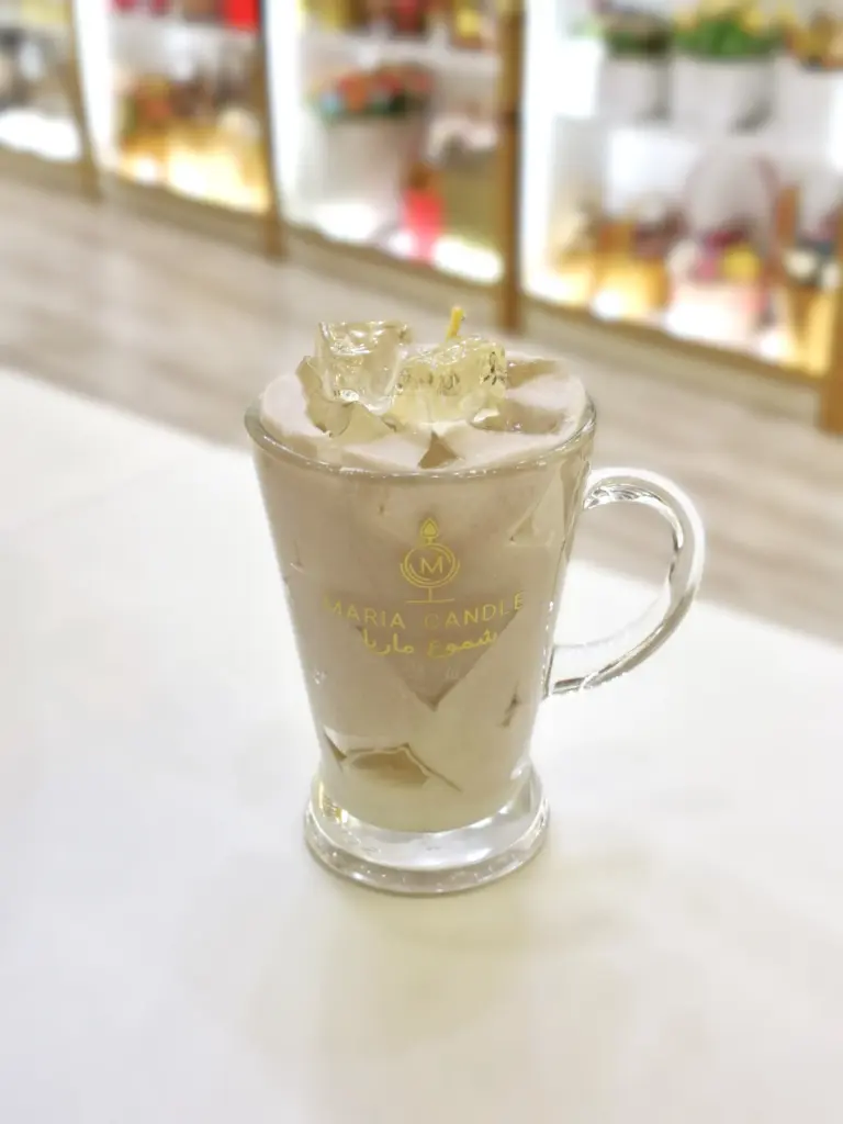 Milkshake with Ice Cubes candle شمعة خليط الحليب مع مكعبات الثلج