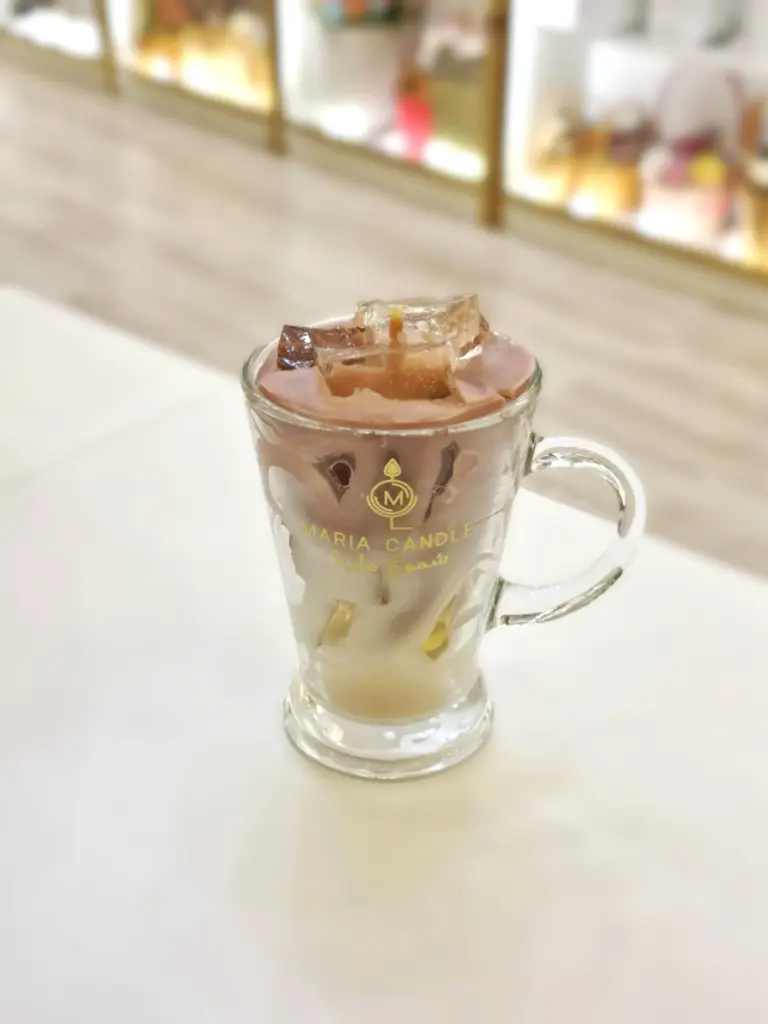 Milkshake with Ice Cubes candle شمعة خليط الحليب مع مكعبات الثلج