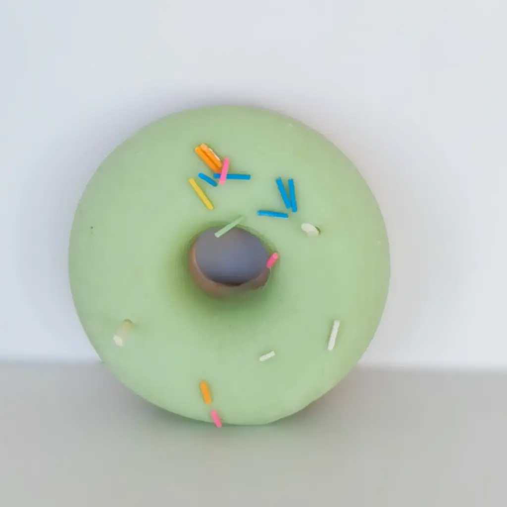 Donuts candle شمعة دونات