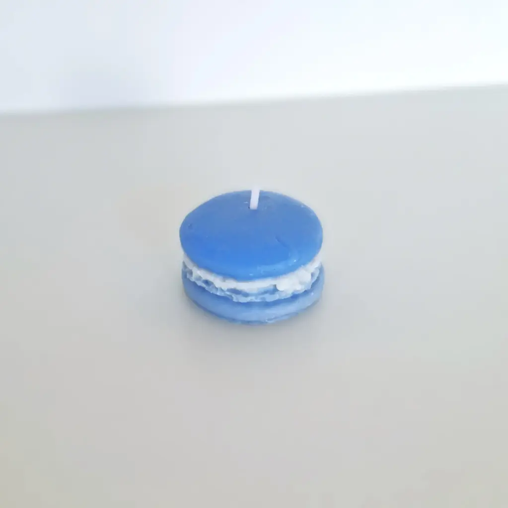 Piece macaron candle شمعة قطعة ماكرون (Blue)