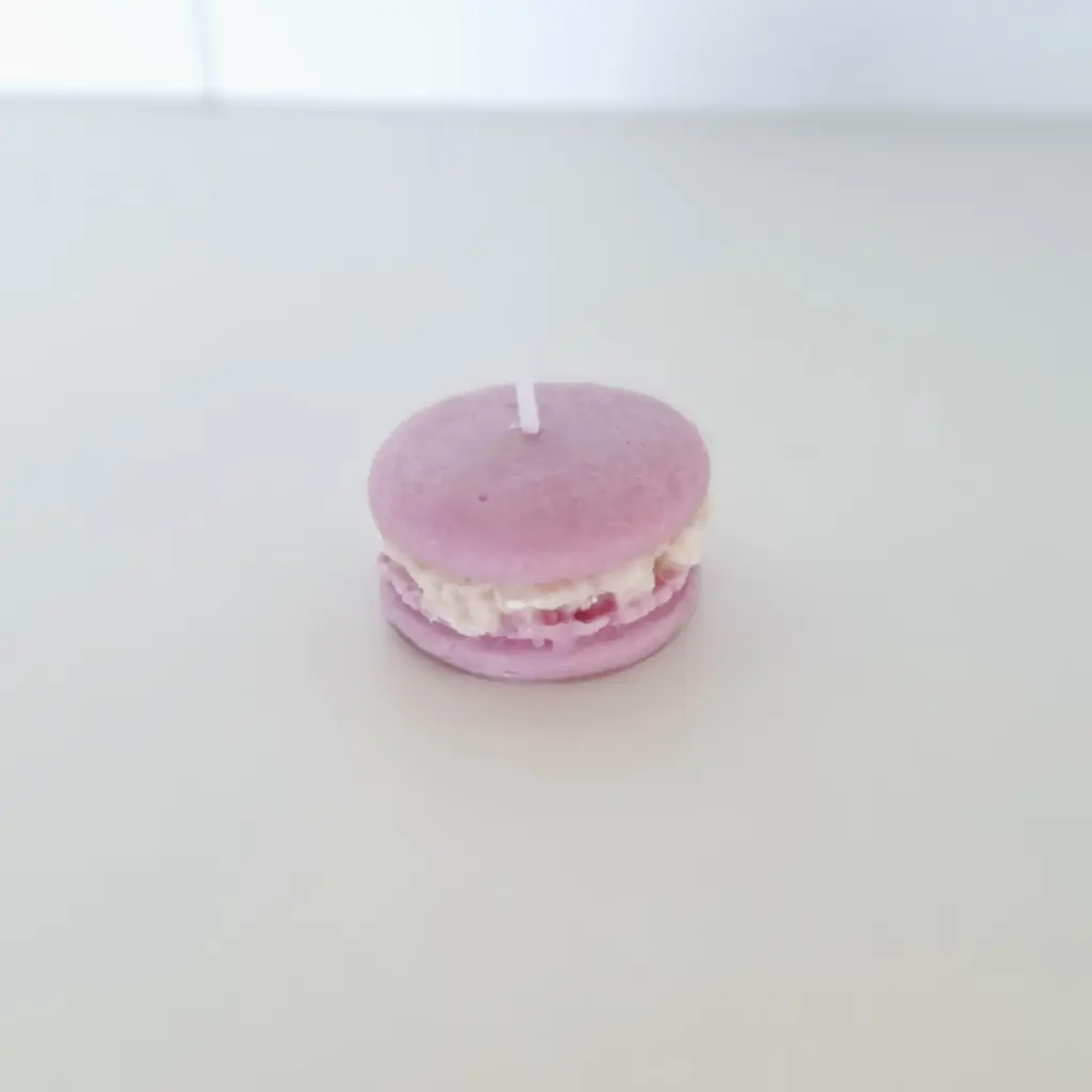 Piece macaron candle شمعة قطعة ماكرون