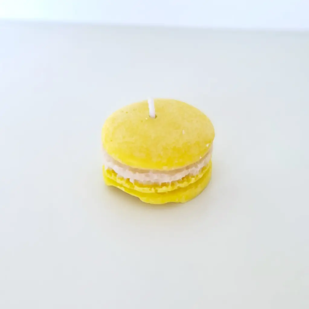 Piece macaron candle شمعة قطعة ماكرون