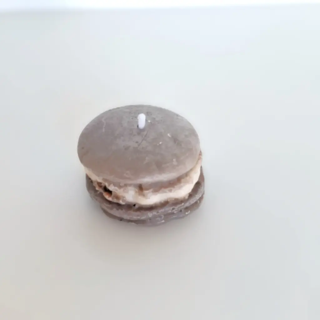 Piece macaron candle شمعة قطعة ماكرون