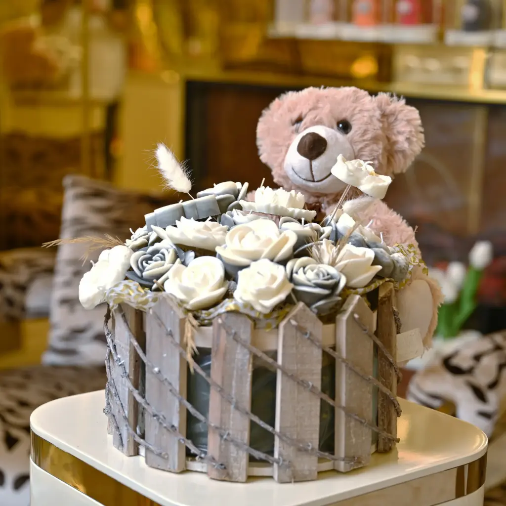 Teddy bear Round Flower basket candle شمعة سلة زهور دائرية بدب تيدي
