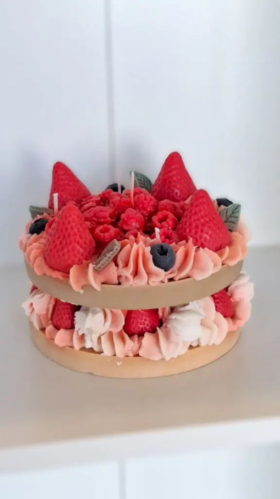 Double Layer Strawberry Candle شمعة كعكة الفرولة بطبقتين