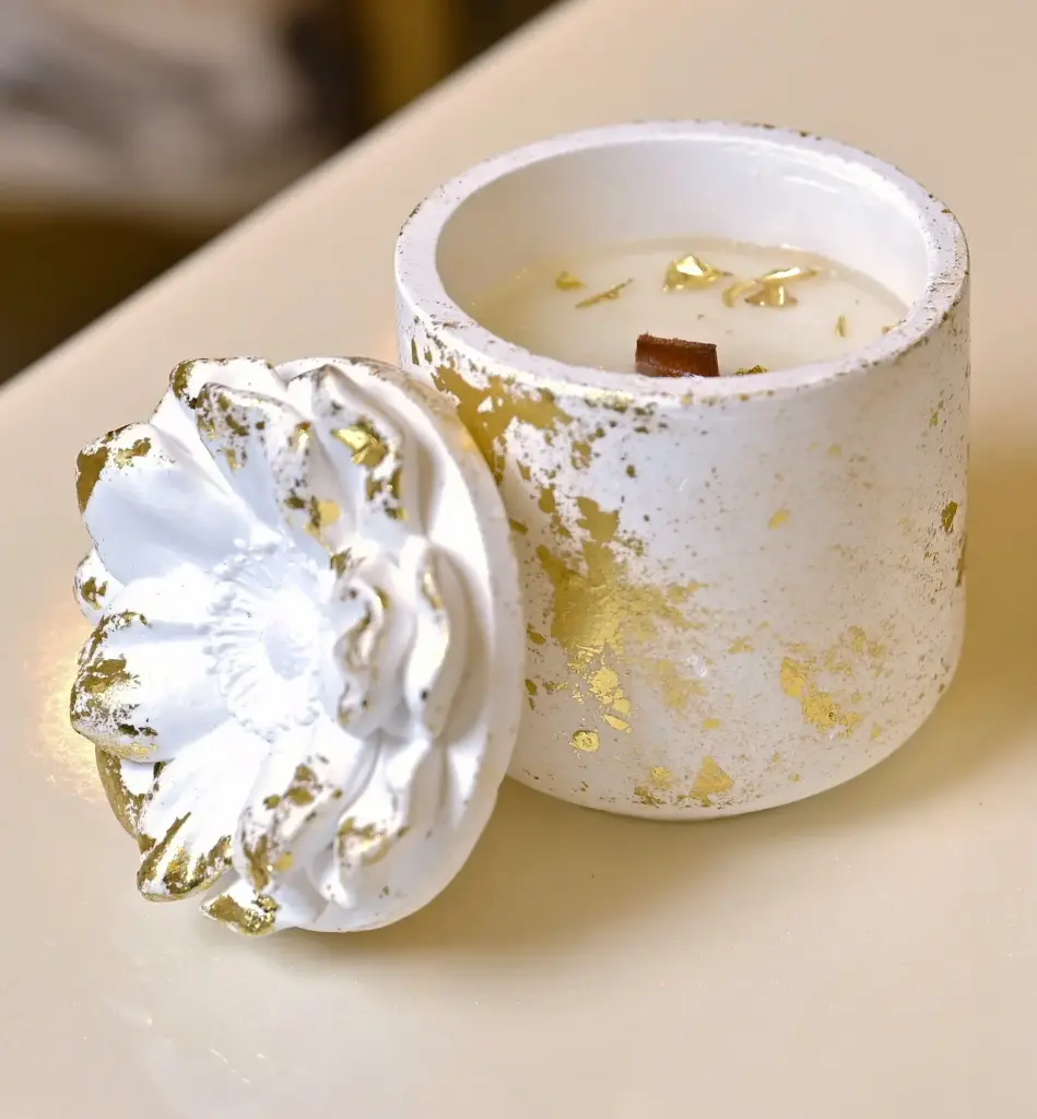 Bride Gold Big Ceramic Jar Candle شمعة العروس سيراميك مرطبان كبير ذهبي