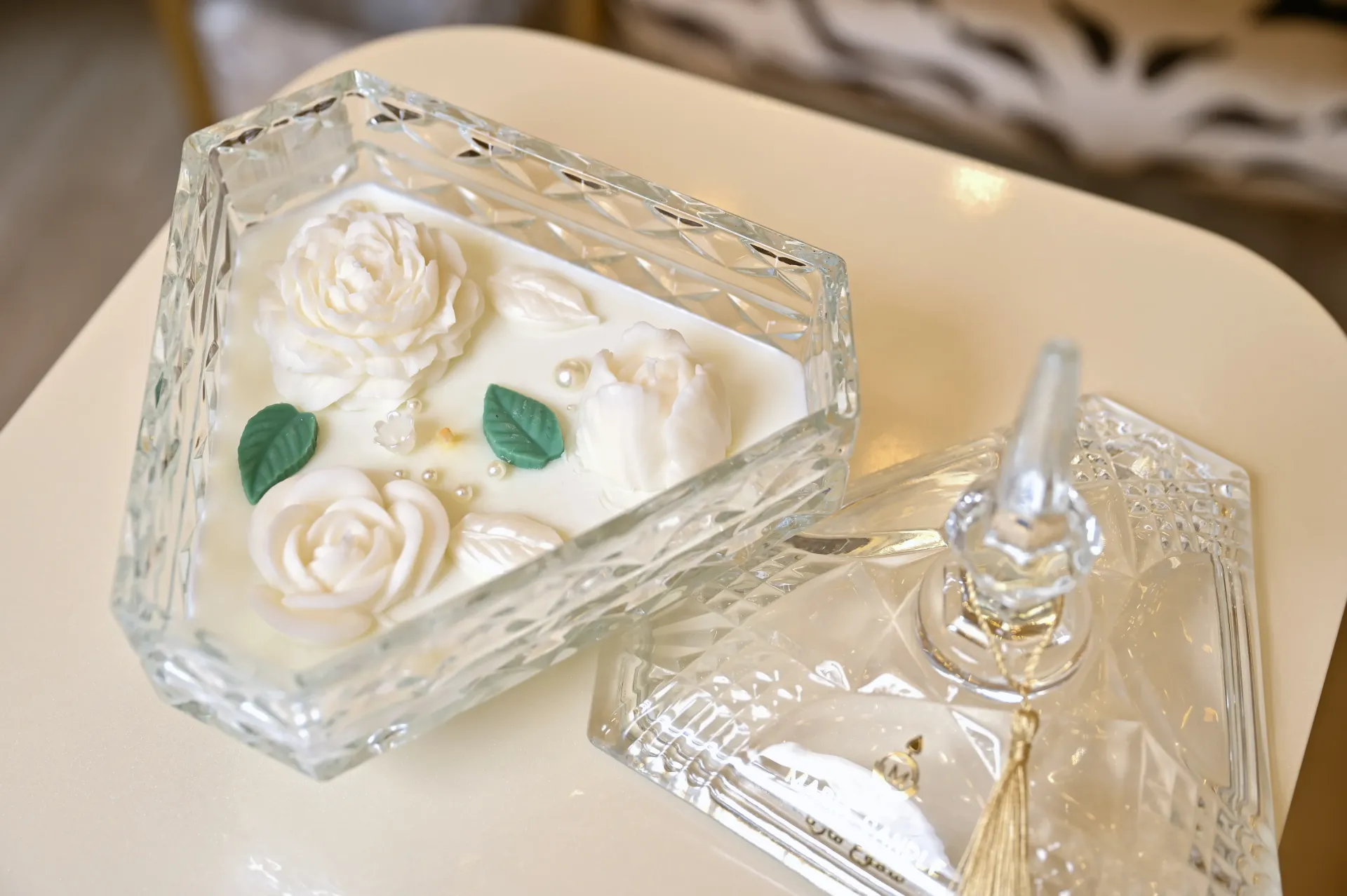 Flower cristal trinagle candleشمعة وردة كريستال مثلث