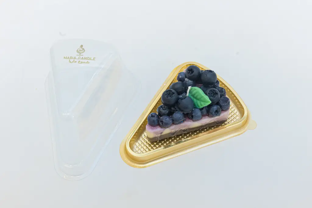 cheesecake slice blueberry candle شمعة شريحة تشيز كيك بالتوت الأزرق