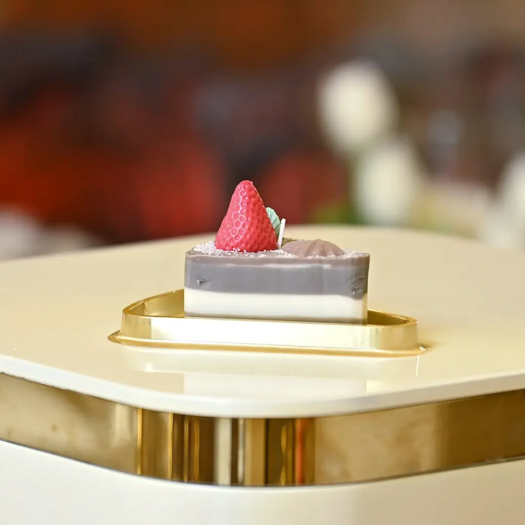 [cheesecake slice strawberry candle] cheesecake slice strawberry candle شمعة شريحة تشيز كيك بالفراولة
