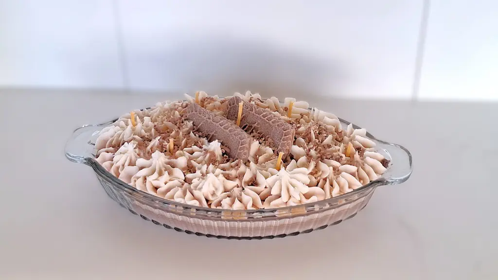 Lotus plate candle شمعة طبق اللوتس