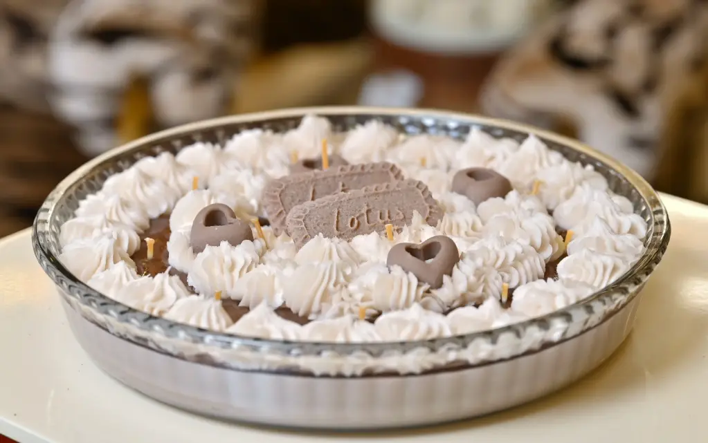 Lotus plate candle large شمعة طبق اللوتس كبير