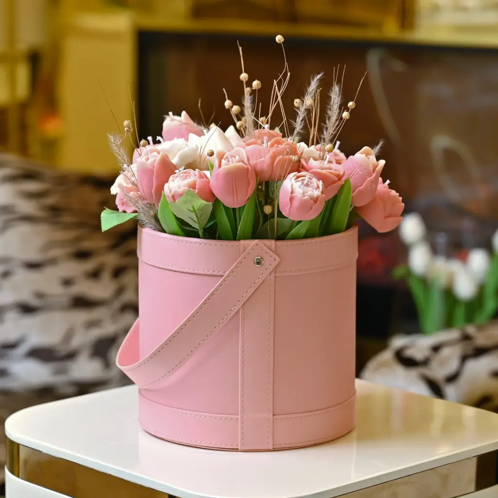 Maria Leather bouquet of flower candle large شمعة باقة زهور ماريا جلد كبيرة