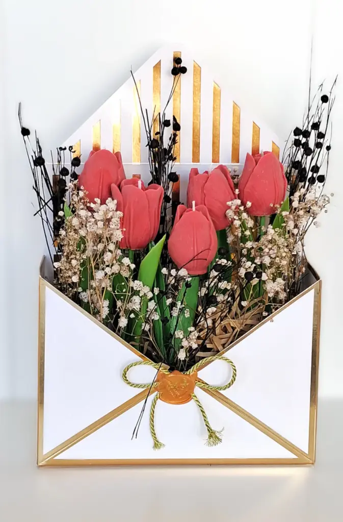 Letter box flower candle شمعة صندوق رسائل زهور