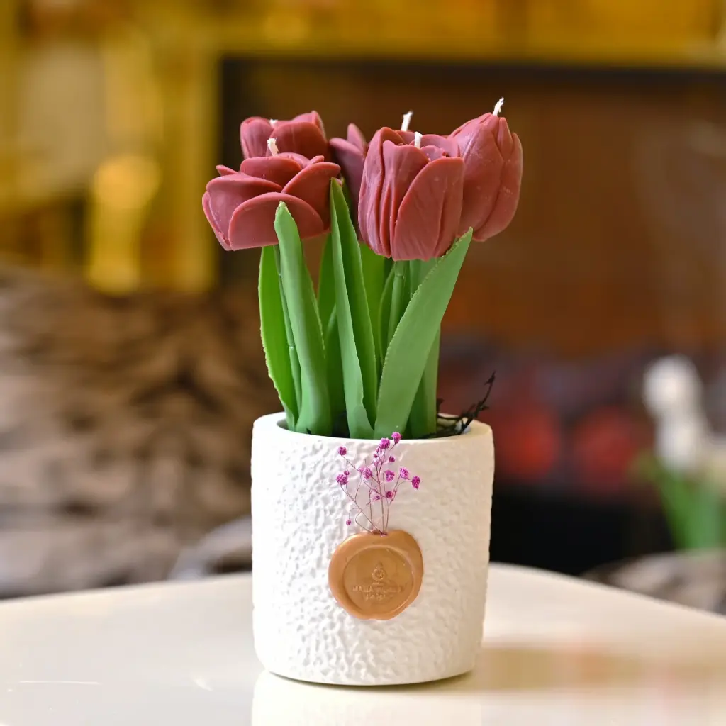 Red flower ceramic jar candle شمعة جرة سيراميك بالورد الأحمر