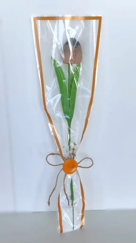 Garden flower Plastic Wrapped candle شمعة زهور الحديقة مغلفة بالبلاستيك