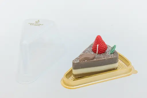 CHEESECAKE SLICE STRAWBERRY CANDLE